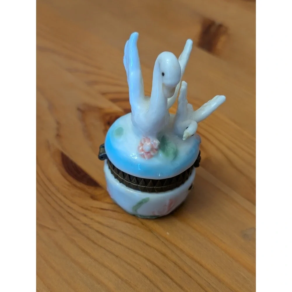 Dainty Vintage Porcelain Pair of Two Swans Small/Mini Trinket Box Hand Painted